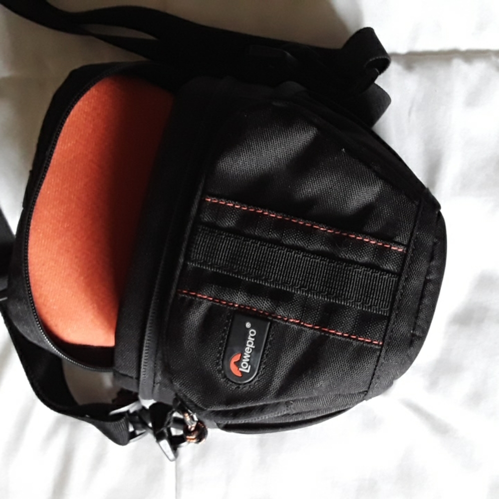 ✌ DONATING NEXT WEEK [JUNE 17TH] Lowepro Adventura TLZ 15 Camera Bag